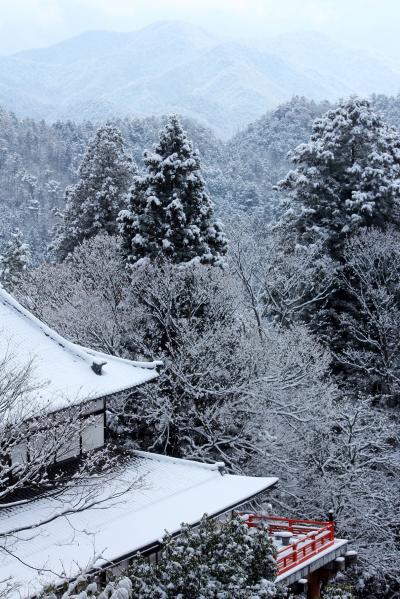 京都を歩く(147)　冬の京都　鞍馬寺の雪景色