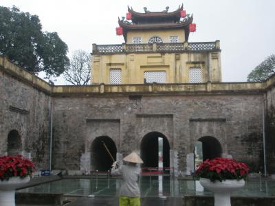 ハノイ市内観光（ﾍﾞﾄﾅﾑ2都市とｱﾝｺｰﾙﾜｯﾄ9日の旅 12-3）