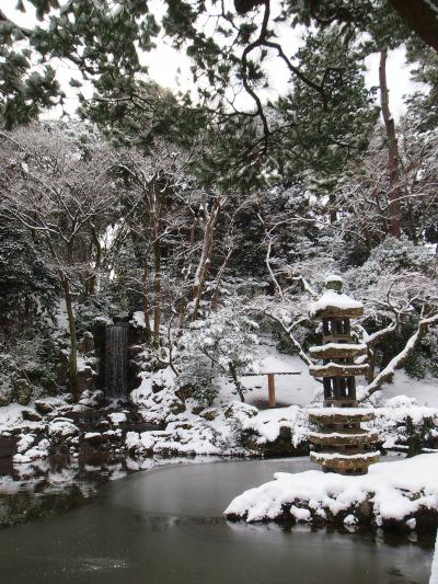 ２０１３　これぞ日本名園！情緒ある雪の兼六園