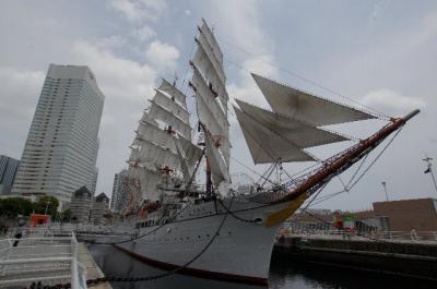 帆船日本丸、進水80周年と日本郵船氷川丸、生誕80周年（横浜2010）