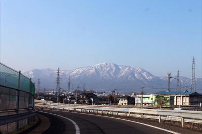 敦賀三山の一つ　　　野　坂　岳 (913.5m) 　