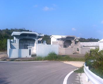 豪華な墓（沖縄）