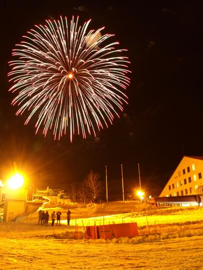 「 舞子雪上花火大会 」 & 越後の奇祭 「 ほだれ祭 」 の旅 ＜ 新潟県南魚沼市・長岡市 ＞