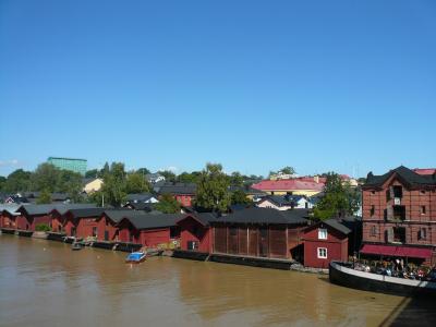 川沿いの赤い家々のかわいい街Porvoo（ポルヴォー）へ