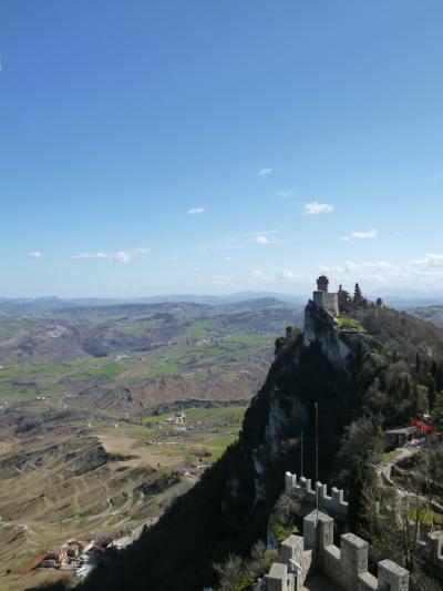 春の優雅なイタリア中部・サンマリノ巡り旅♪　Ｖｏｌ３３（第４日目午後）　☆サンマリノ：「Rocca Guaita」（ロッカ・グアイタ）の素晴らしい要塞と絶景のパノラマ♪