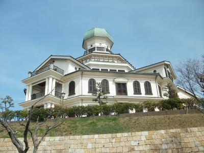 北前船の港町に春の風。