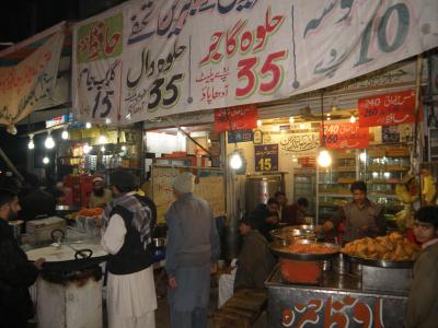 PAKISTAN 10 ﾗﾎｰﾙへ移動　ﾊﾟｷｽﾀﾝ最後の夜は駅横ﾛｰｶﾙ食堂で Multan Lahore