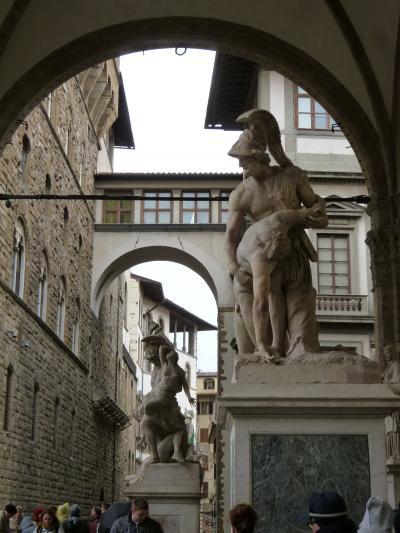 春の優雅なイタリア中部・サンマリノ巡り旅♪　Ｖｏｌ１１９（第１１日目午前）　☆フィレンツェ：雨の濡れた美しいフィレンツェの街歩きとショッピングを楽しむ♪