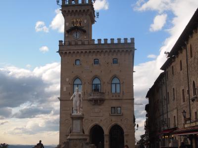 世界最古の共和国、サンマリノの街歩き