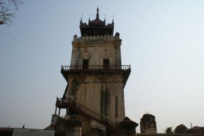 ミャンマー、ロンジーをひきずりながら…　その９　インワに渡し舟でGO！