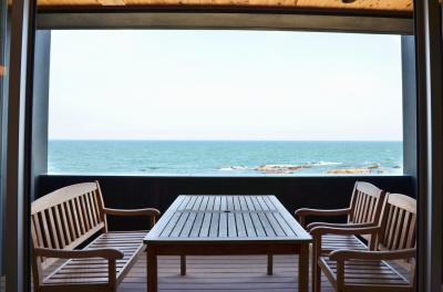 花と器を求めて　春の旅（２）～海辺に建つ和みの宿 《里海邸》