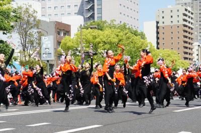 広島フラワーフェスティバル　2013　～最終日のきんさいＹＯＳＡＫＯＩは、五月晴れに元気と笑顔がいっぱい。平和の祭典に相応しいフィナーレです～