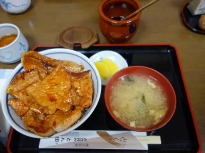 帯広のランチは，もちろん，「ぶた丼」です。おいしかった。サイコーの味です。