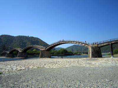 錦帯橋と瀬戸内海を見下ろす岩国城へ。