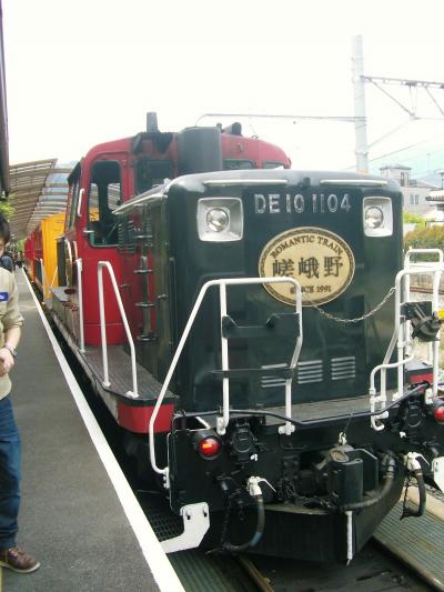 京都、嵐山トロッコ列車と保津川下り