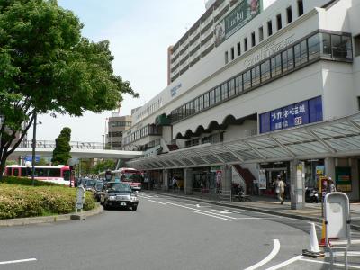 日本の旅　関西を歩く　大阪府寝屋川市アドバンス寝屋川、寝屋川市駅、大阪運輸支局周辺