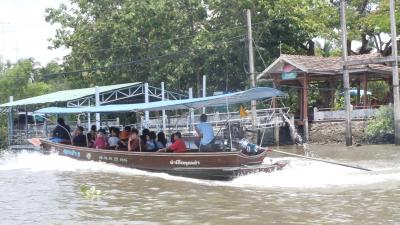 Bangkok＆Pattaｙａ　（5） アムパワー水上マーケット　５０バーツのボートツアー