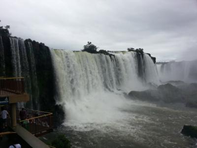 南米４カ国周遊：ほぼブラジルの旅④大雨のイグアスの滝