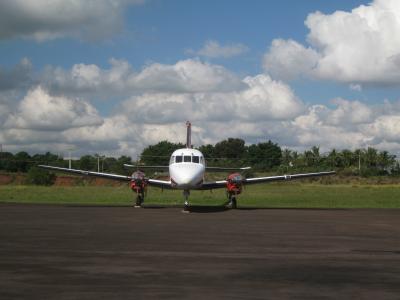 私の街に唯一定期運行する飛行機