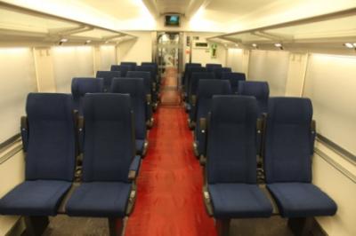 新幹線アフラシアブ号の車内