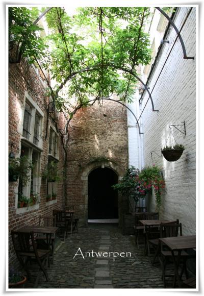 １１年目の結婚記念旅行　第一弾　“魅惑のアントワープ1泊2日の旅”　（Hilton Antwerpen泊)