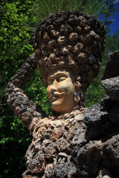 ガウディの造った庭- La Pobla de Lillet /グエイ氏のセメント工場 - Castellar de N ' Hug