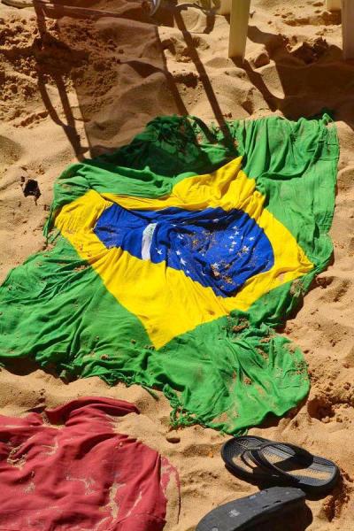 外国人観光客は殆ど知らない、美女とお金持ちだけが集まるリオの素敵な冬の有名海岸（Buziosブジオス／リオデジャネイロ／ブラジル） 