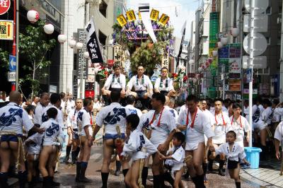 博多山笠のついでに福岡市内の古刹と秋月を巡る旅（一日目前半）～前泊して朝から寺町を中心に散策。街は、午後の集団山見せに向けて、準備万端です～