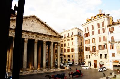 Mi piace Roma,　e　sono andata a Roma con mio padre.