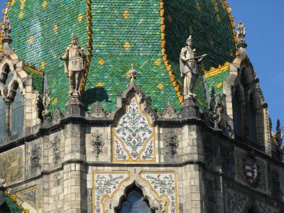 ハンガリー(05) ブダペストは Hop on hop off バスで ♪ 工芸美術館、シナゴーク