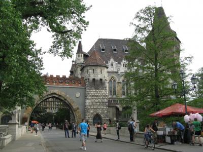 ハンガリー(12) 市民公園から英雄広場へ