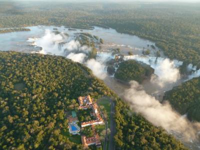 イグアスの滝ブラジル側からヘリで遊覧