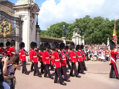 バッキンガム宮殿の近衛兵交代式