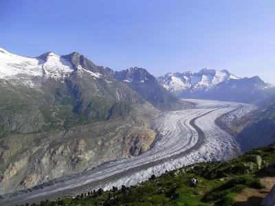 魅惑の世界遺産「アレッチ氷河を歩く」　旅