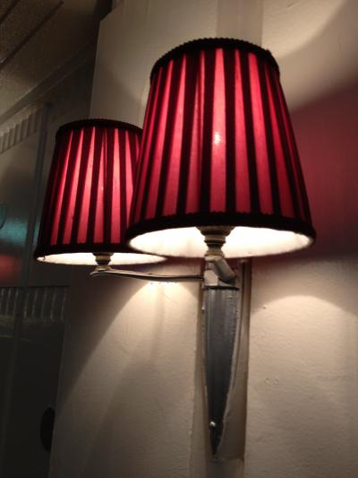 落ちてる物を拾ったら、スリ扱いされるよ。