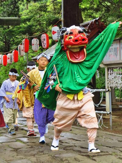 八戸三社大祭04　先ずは長者山新羅神社に参拝　☆獅子舞の奉納に出会い