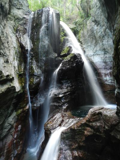 とても不思議な姿の滝でした！『雨竜の滝』◆2013年ＧＷ・四国３県（愛媛・高知・徳島）滝めぐりの旅≪その７≫