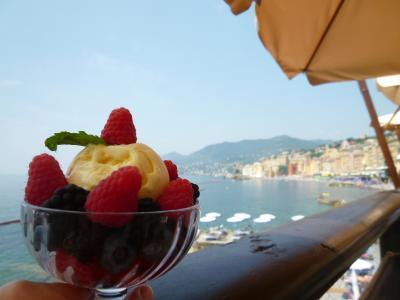 優雅な夏バカンス　イタリア・東リビエラの旅♪　Ｖｏｌ１５５（第１３日目昼）　☆カモーリ：「Hotel Cenobio dei Dogi」のマリーナレストランで優雅なランチ♪