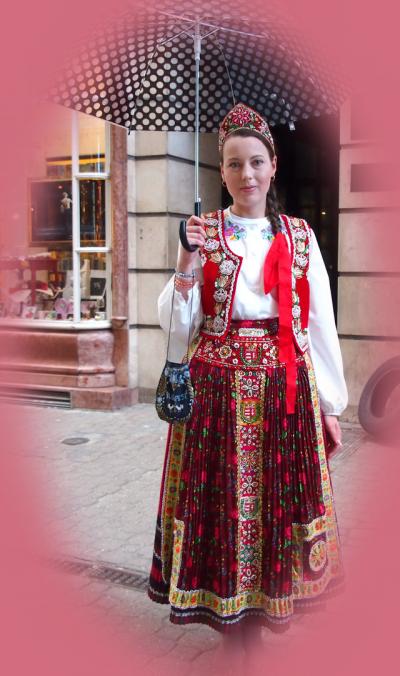 新緑あふるるブダペストをぶらぶら・・ふらふら・・・　☆その７☆ヴァーツィ通り界隈と、世紀末建築☆