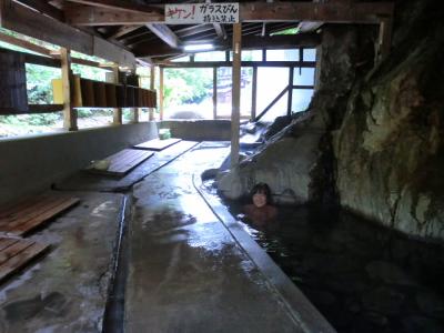 福島県　二岐、木賊、湯の花日帰り入浴（２０１３年６月）。。。その２「木賊温泉　岩風呂」