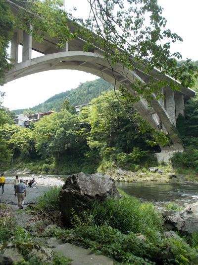 『　「夏・・・だから、　涼感！探して。。。」　三箇所（三日間）・・・の　関東近郊！　山の旅　』　（奥多摩・御嶽渓谷。　秩父の　レトロ・タウン。　神奈川「大山詣で」の　ハイキング）　　 