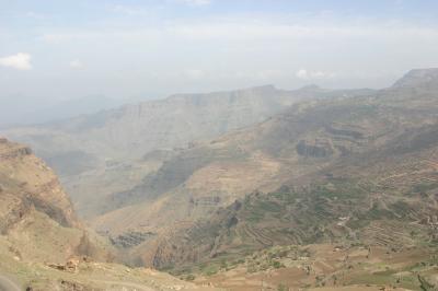イエメン共和国　最高峰＝ナービー・シュワイブ山3,660m走破☆
