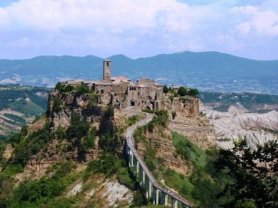 二度目のイタリア縦断‐５；天空の村チヴィタ＝ディバニョレージョと世界遺産の街ピエンツァ
