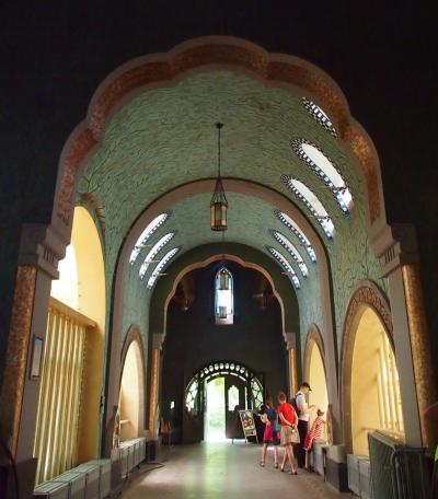 新緑あふるるブダペストをぶらぶら・・ふらふら・・・　☆その１１☆世紀末建築の動物園は、お花と緑でいっぱい～！☆