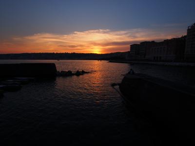 南イタリア　2013夏　イメージカラーはオレンジ　～サンタ・ルチア港の夕暮れから夜～