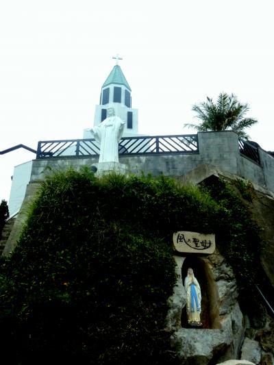 キリストの神を覗く旅路第３部五島列島の小さく質素だが美しい教会群巡礼21となりの島・若松島で唯一訪れた土井ノ浦教会