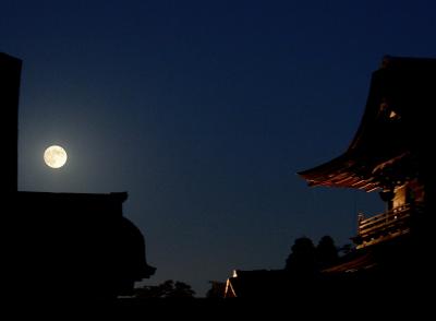 高岡 瑞龍寺で中秋の名月 まんまる十五夜お月さん を 愛でました