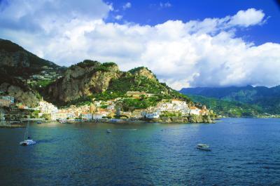 明るい太陽と青い海の南イタリアクルーズ紀行！！コルシカ島、サルデーニャ島、アマルフィ海岸などに寄港