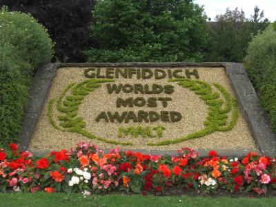 スコットランド旅行 Glenfiddich蒸留所とコーダー城