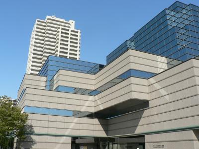 日本の旅　関西を歩く　東大阪市の大阪府立中央図書館周辺